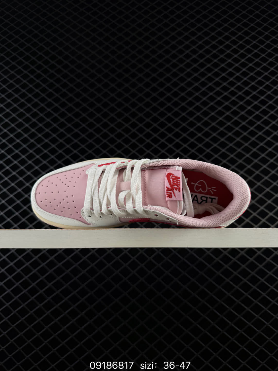 Travis Scott x Air Jordan 1 Low-IQ7604-100